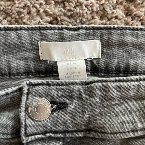Light gray wash jeans - Picture 3 of 3